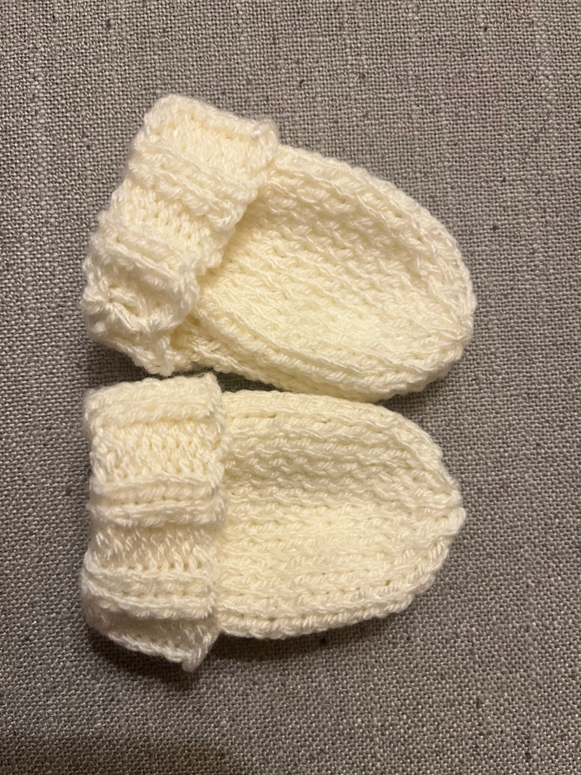 Knitted Baby Mittens – Knitting Pattern | 4 Sizes | Knit Flat