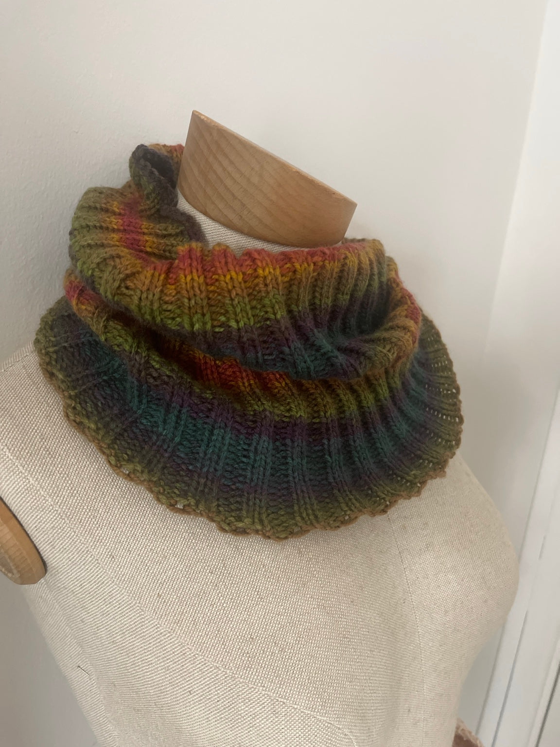 Easy Ribbed Snood Knitting Pattern – Toddler & Child