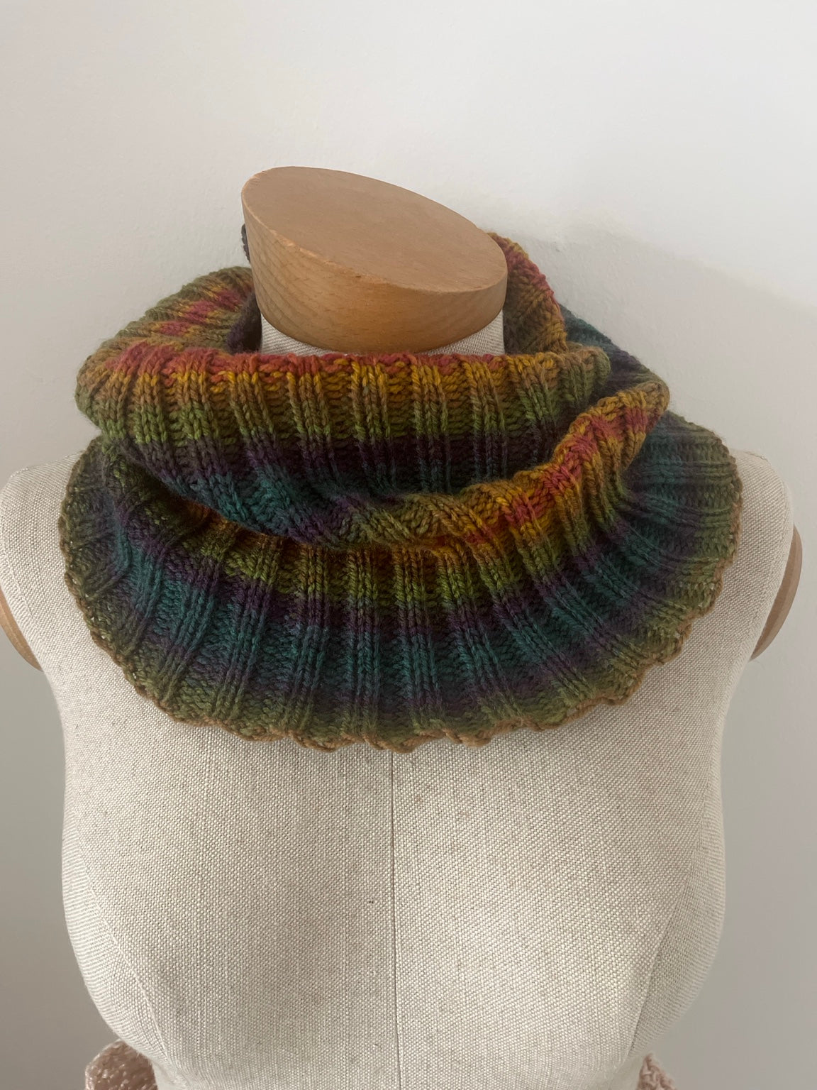 Easy Ribbed Snood Knitting Pattern – Toddler & Child