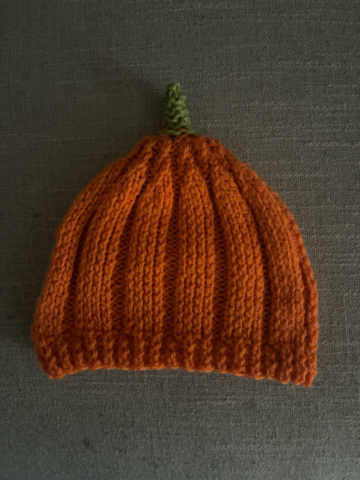 Knit Flat Pumpkin Baby Hat Knitting Pattern – 5 Sizes | Beginner Friendly