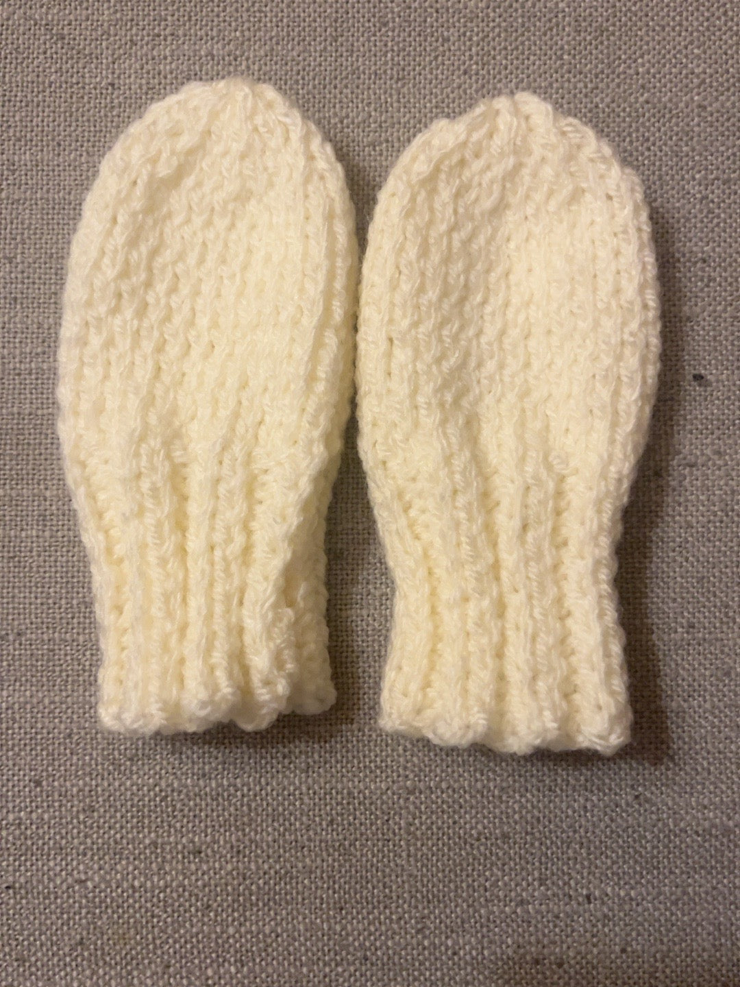 Knitted Baby Mittens – Knitting Pattern | 4 Sizes | Knit Flat